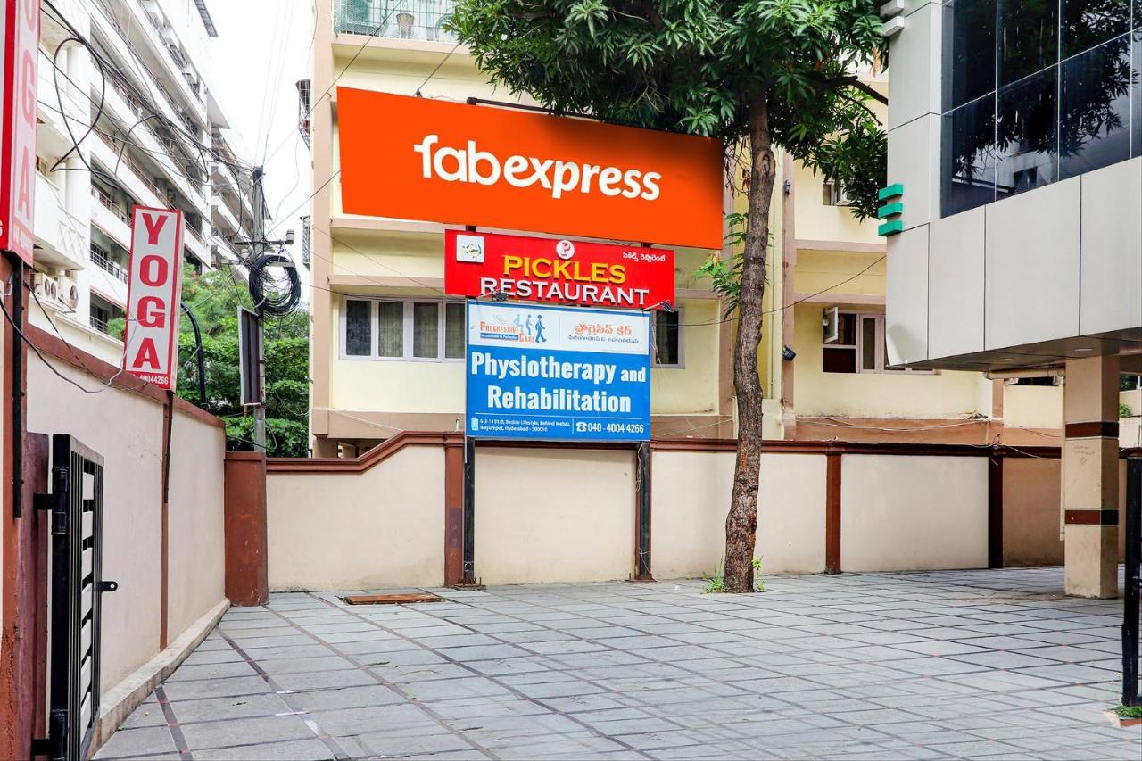 Fabexpress Mid Town Hotel Hyderabad Bagian luar foto
